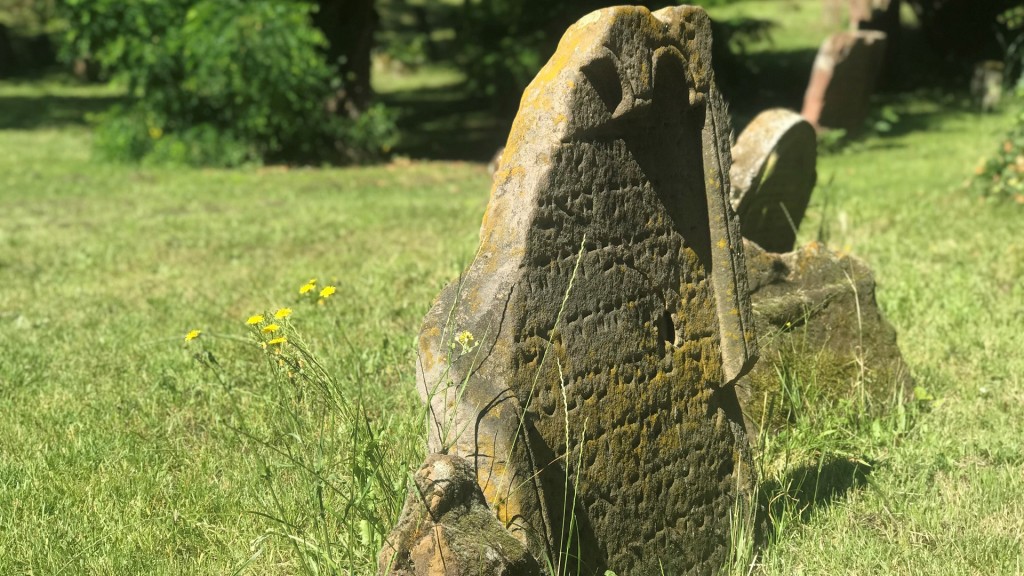 Grabstein auf dem jüdischen Friedhof in Worms (Foto: SR/Uwe Jäger)