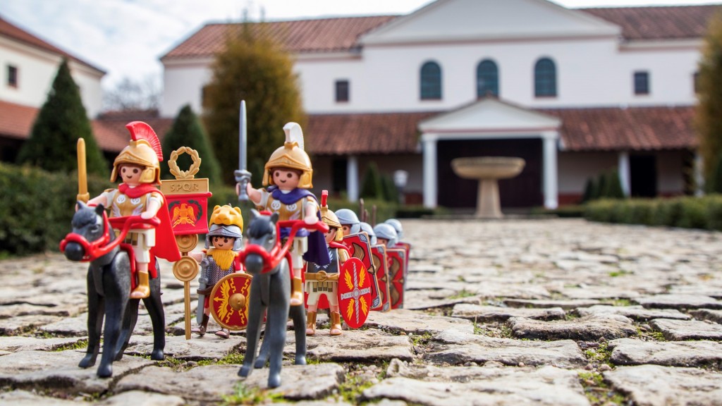 Playmobil-Römer vor der Villa Borg (Foto: SR/Patrick Wiermer)