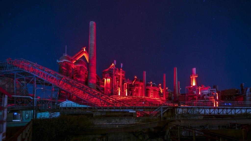 Völklinger Hütte rot bestrahlt