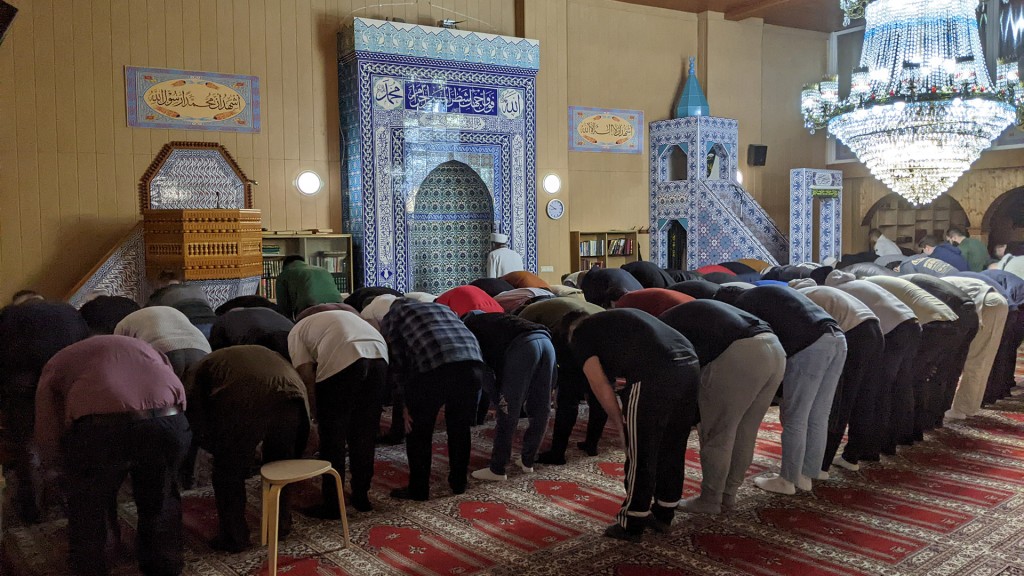 Gebet in der Moschee in Völklingen