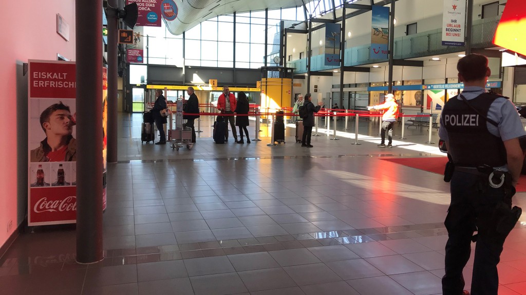 Abfertigungshalle Flughafen Saarbrücken