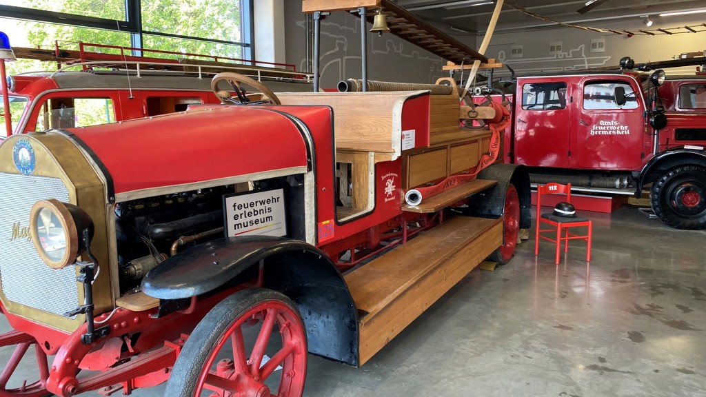 Historische Feuerwehrfahrzeuge im 