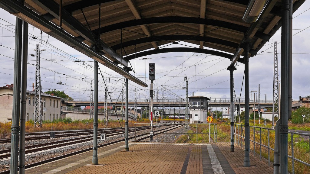 Ein leerer Bahnsteig