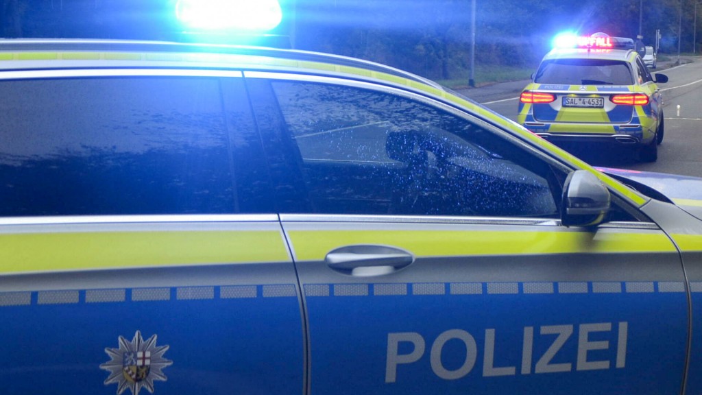 Foto: Polizeiwagen bei Unfallstelle in Homburg