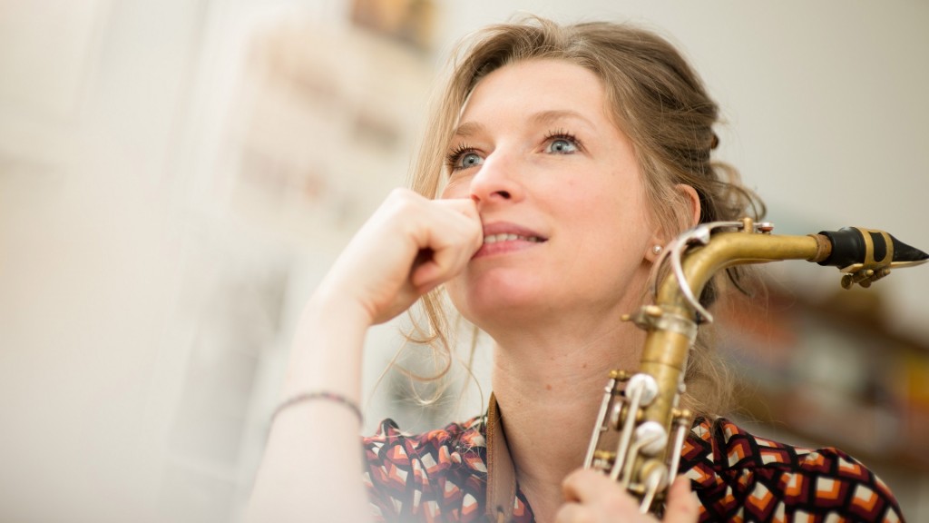 Nicole Johänntgen mit ihrem Saxophon