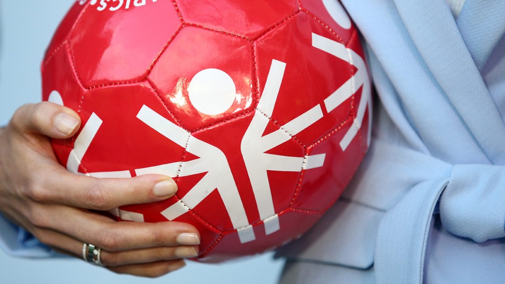 Logo der Special Olympics auf einem roten Fußball