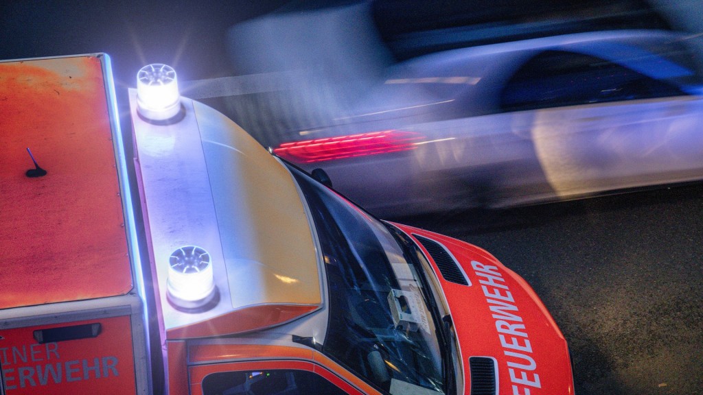 Feuerwehr, Einsatzfahrt mit Blaulicht