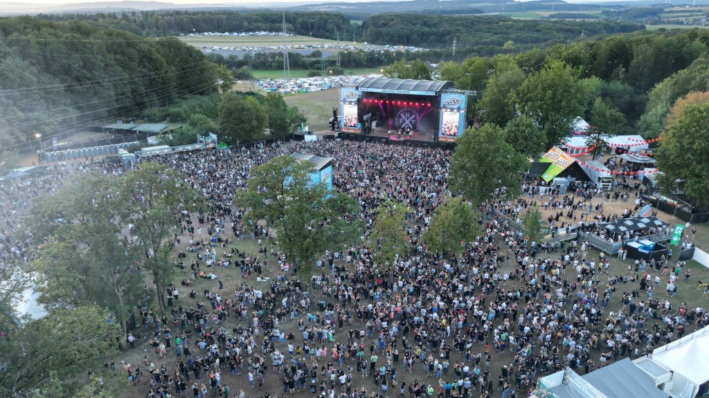 Foto: Luftaufnahme des Festivalgeländes während des Rocco del Schlacko.