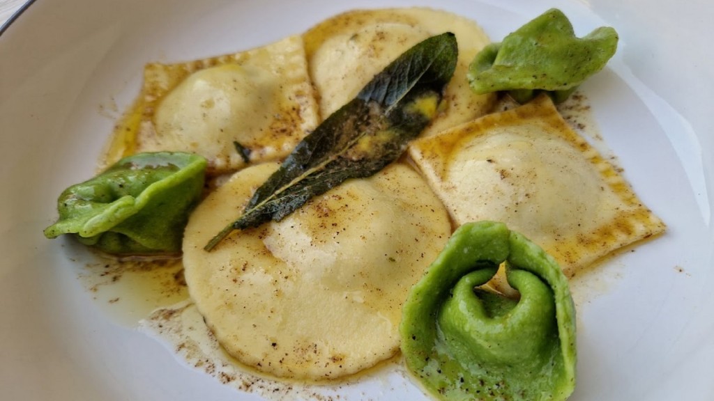 Ravioli mit Pilz-Ricotta-Füllung