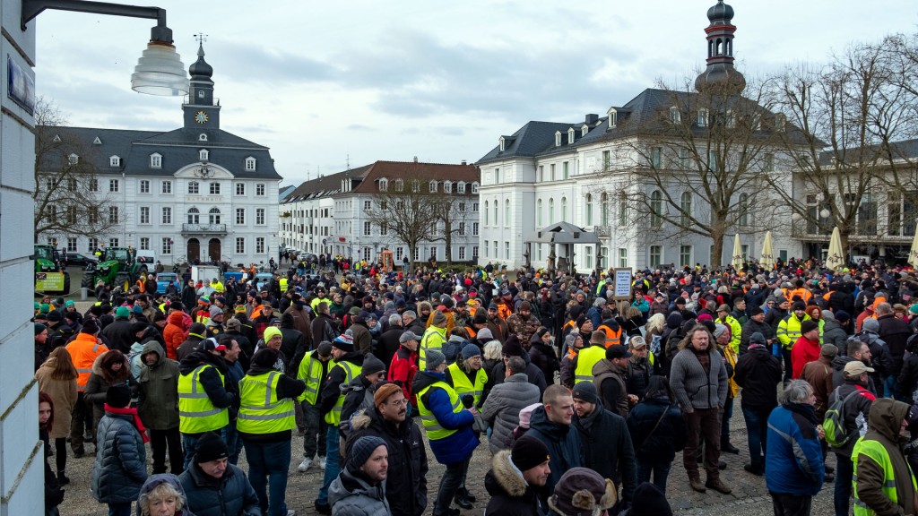 Bauernprotest - Teilnehmer an er Abschlusskundgebung