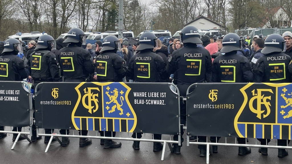 Polizei beim 1. FCS Spiel