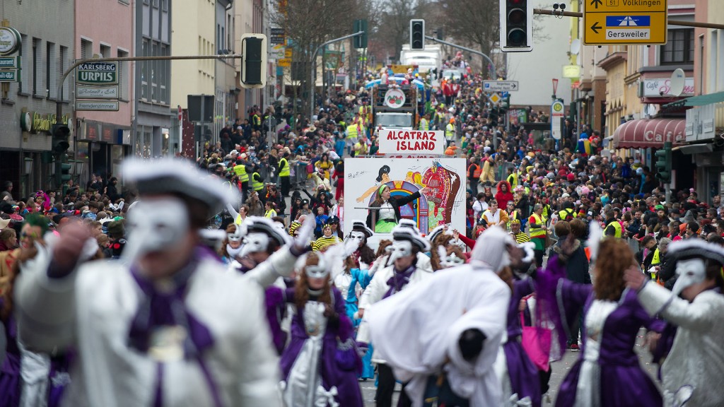 Impressionen vom Rosenmontagszug in Burbach 2017