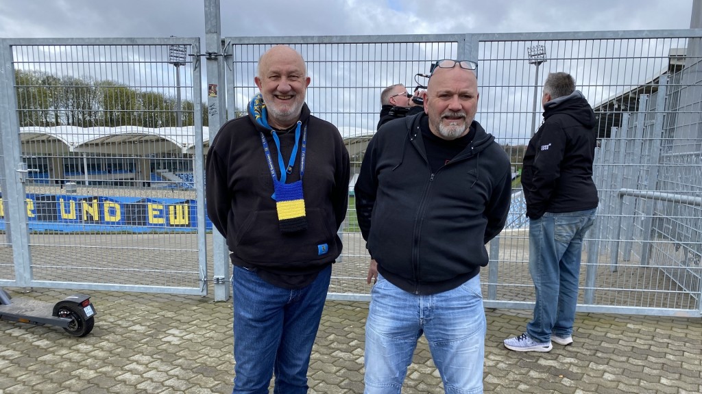 Vor dem Ludwigsparkstadion Saarbrücken