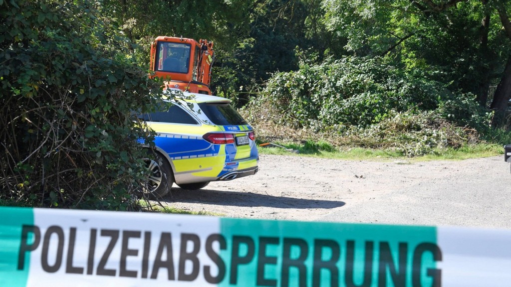 Polizei und Spezialisten des Bundeskriminalamtes im August 2023 auf der Suche nach der Leiche