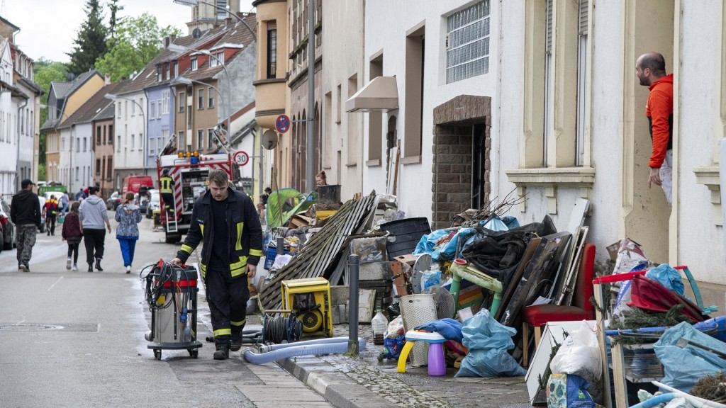 Hausrat nach dem Hochwasser in Saarbrücken-Rußhütte