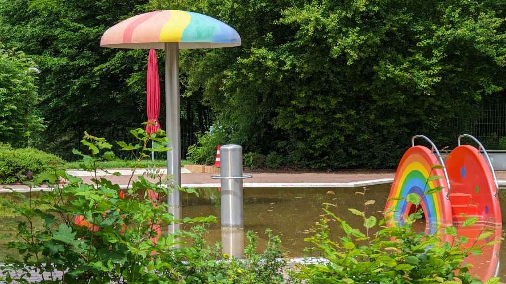Hochwasserschäden am Kinderbecken im Freibad Völklingen