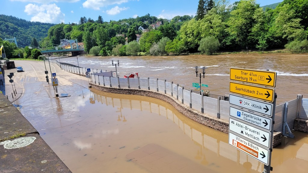 Mettlacher Kreisverkehr nach dem Hochwasser