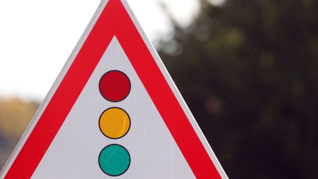 Ein Verkehrszeichen mit dem Ampelsymbol