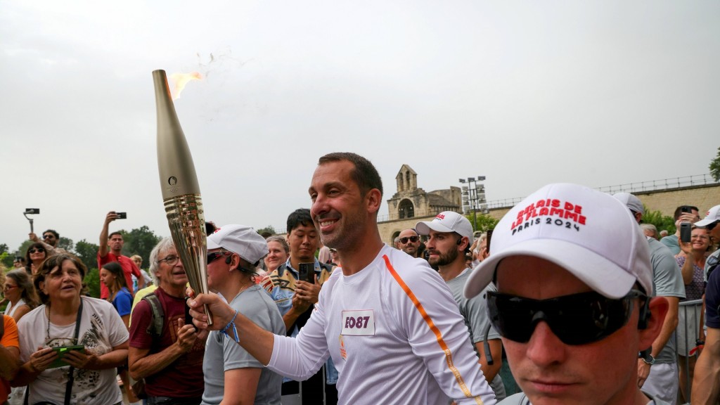 Olympische Flamme, auf dem Weg nach Paris.