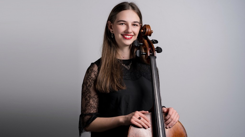 Adriana Schubert, Violoncello