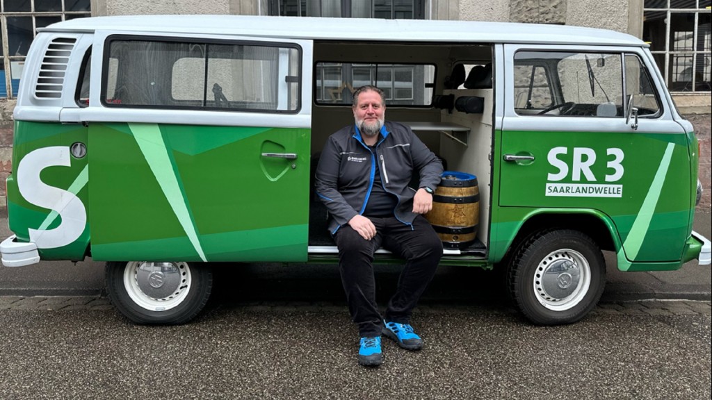 Martin Mihm vor der Karlsberg-Brauerei