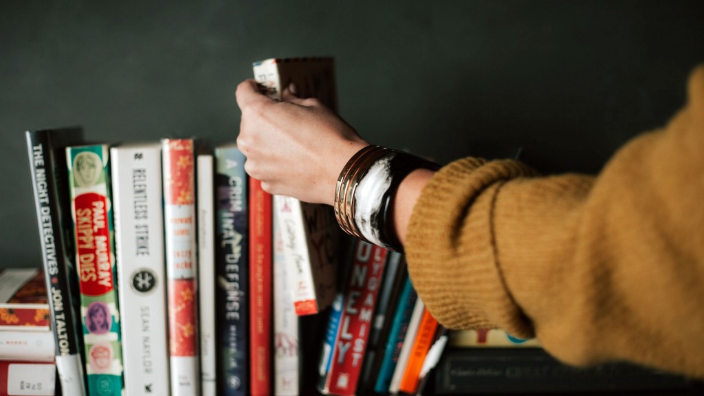 Eine Person liest ein Buch