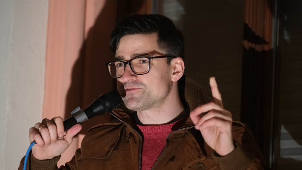 Martin Sellner, rechter Aktivist aus Österreich, spricht bei einer Kundgebung der Identitären Bewegung.