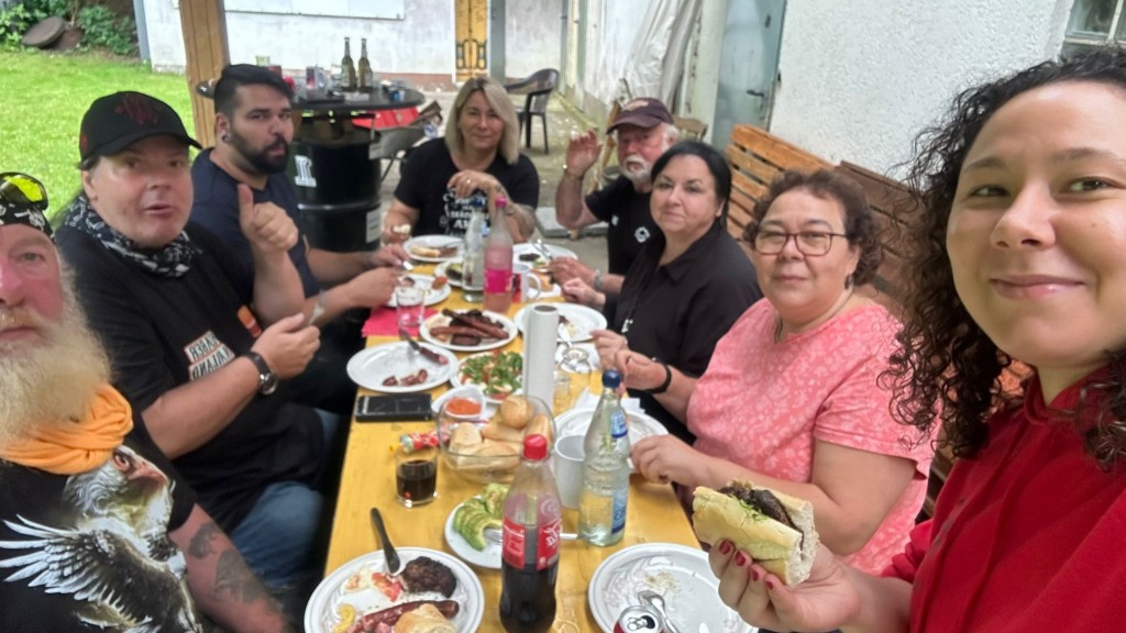 Julia aus Herrensohr beim Schwenker-Frühstück in Herrensohr