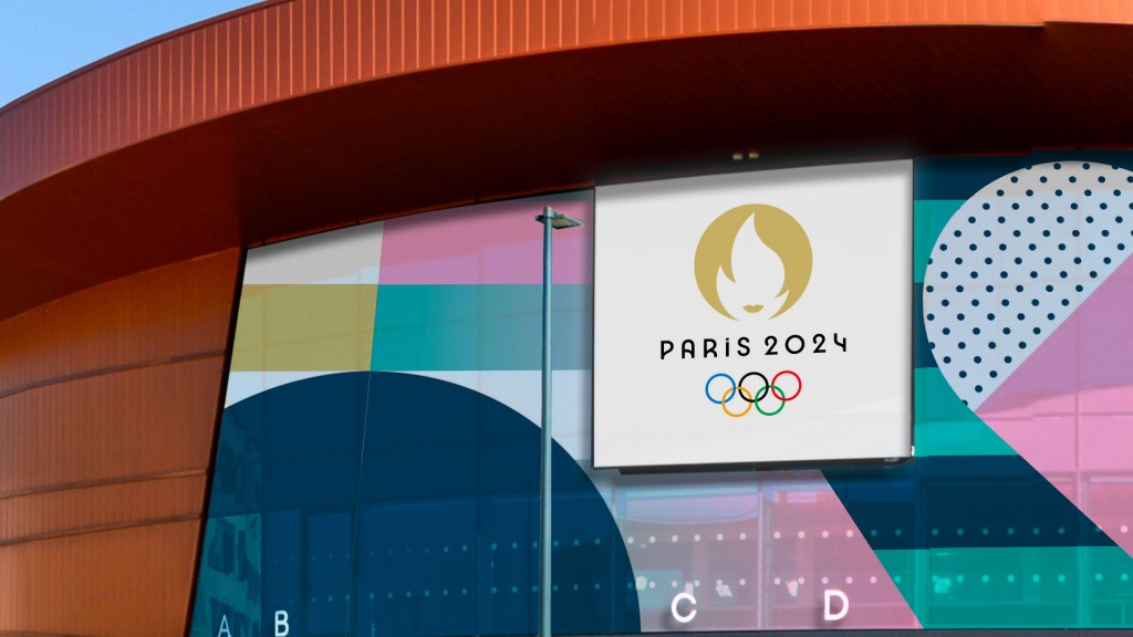Logo von Paris 2024 an einer olympischen Spielstätte