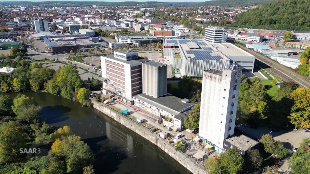 Der Gebäudekomplex an der Saar aus der Vogelperspektive.
