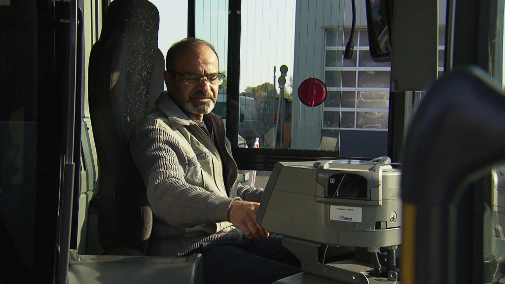 Busfahrer aus Syrien arbeiten im Saarland 