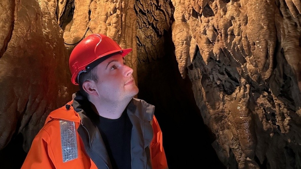 Begehung der Tropfsteinhöhle in Niedaltdorf