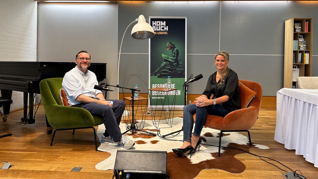 Moderator Uwe Jäger und Autorin Silke Müller