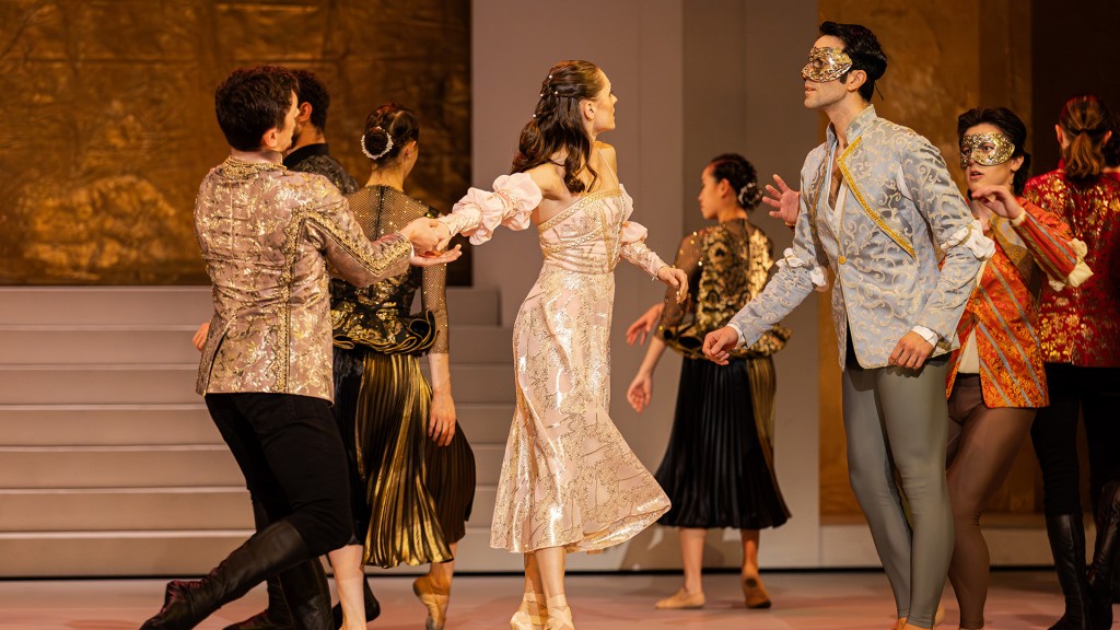 Premiere von Romeo und Julia im Staatstheater in Saarbrücken: Federico Moiana, Hope Dougherty, Nicola Strada, Colin