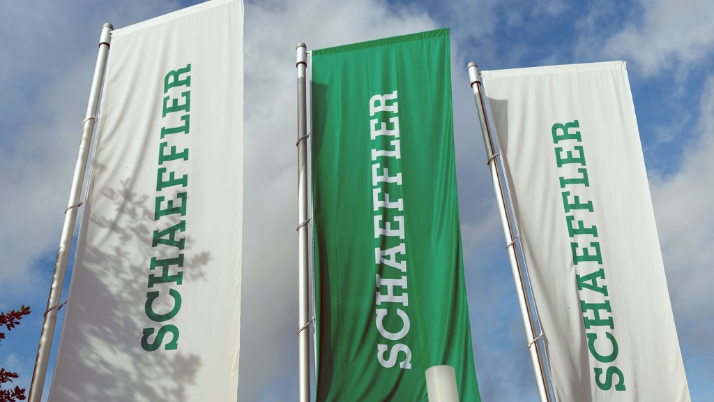 Flaggen mit dem Schriftzug der Schaeffler AG