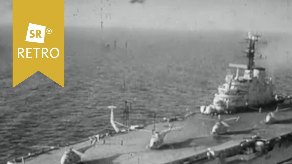 Kriegsschiff auf Hoher See