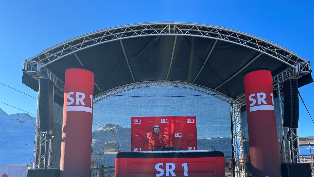 Saarland Skiopening 2022: SR 1 Bühne mit DJ Eric Dessloch