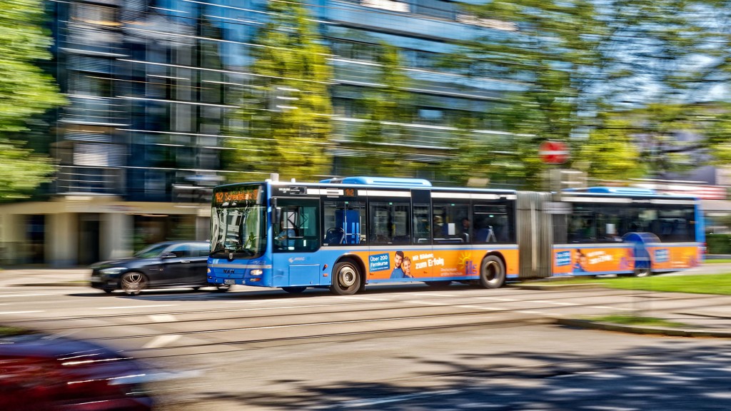 Foto: Ein Bus im Stadtverkehr
