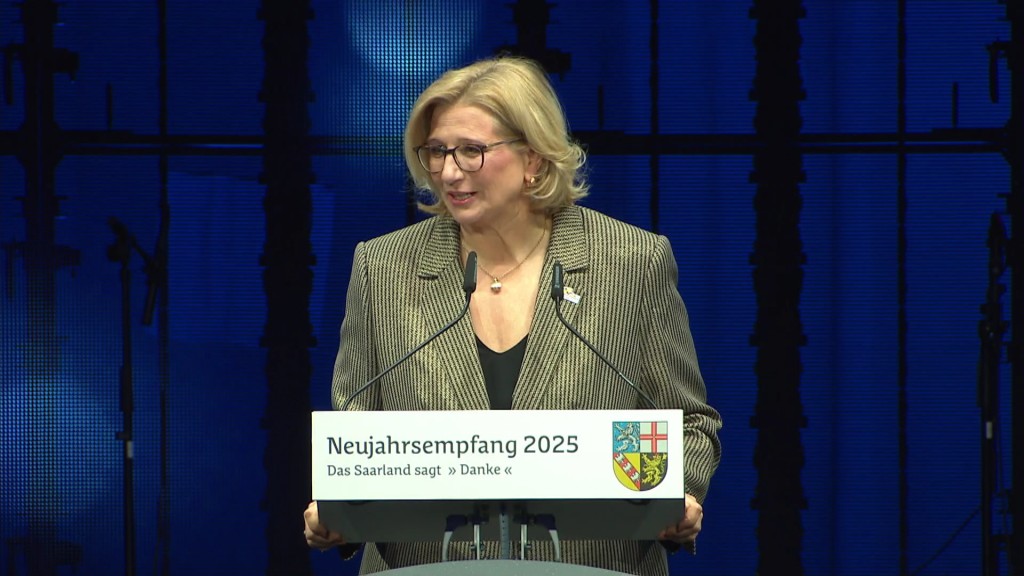 Foto: Anke Rehlinger (SPD) hält eine Ansprache beim Neujahrsempfang der Landesregierung