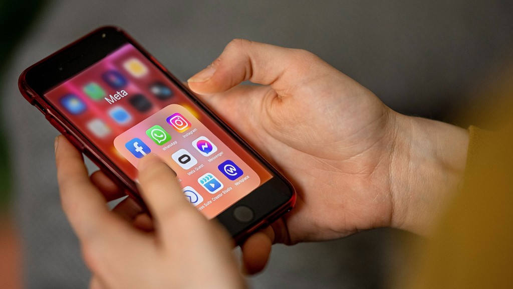Apps der Software-Firma Meta sind auf einem Smartphone zu sehen, darunter Facebook, WhatsApp und Instagram