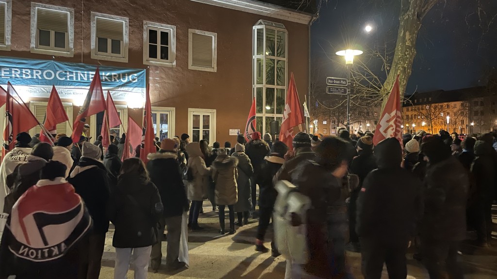Demonstranten bei der Demo anlässlich 90 Jahre Saarabstimmung