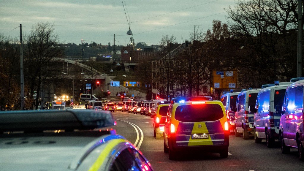 Polizeiaufgebot rund um das Ludwigsparkstadion