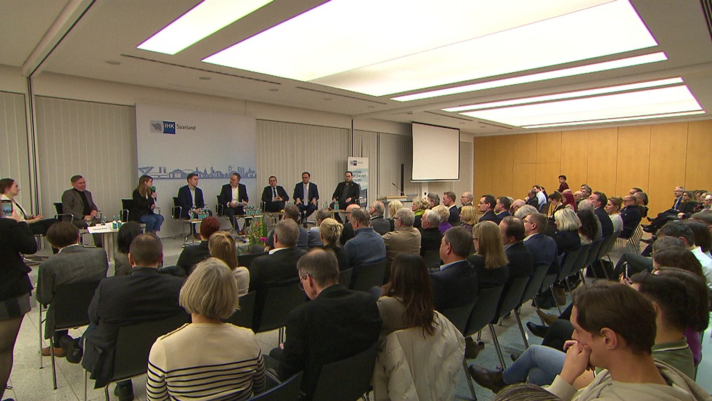 Die saarländischen Spitzenkandidaten in einer Diskussionsrunde bei der IHK