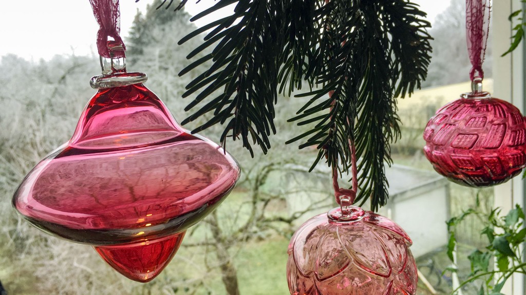Weihanchtsbaum mit Christbaumkugeln