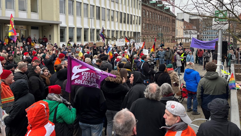 Demo gegen die CDU-Veranstaltung mit Friedrich Merz in St. Ingbert