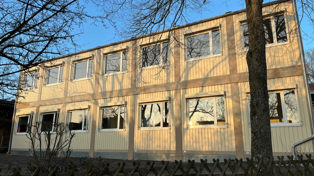 Container erweitern die Klassenräume an der Grundschule Hohe Wacht, Saarbrücken