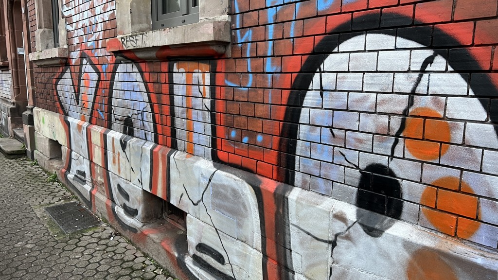Graffiti an einer Saarbrücker Hauswand