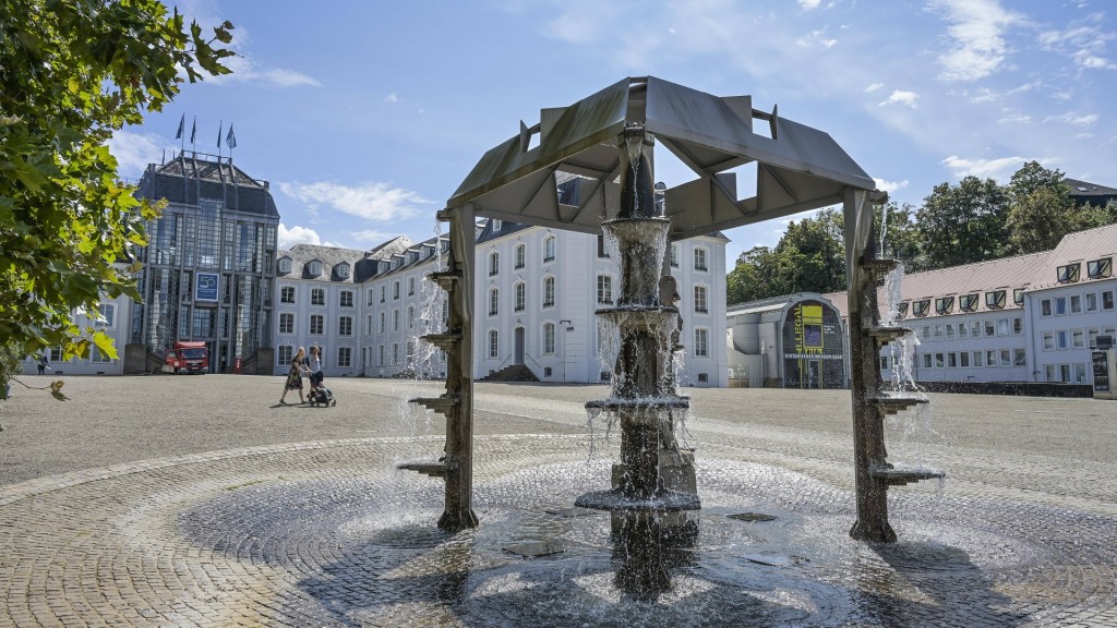 Der Brunnen am Schlossplatz in Saarbrücken