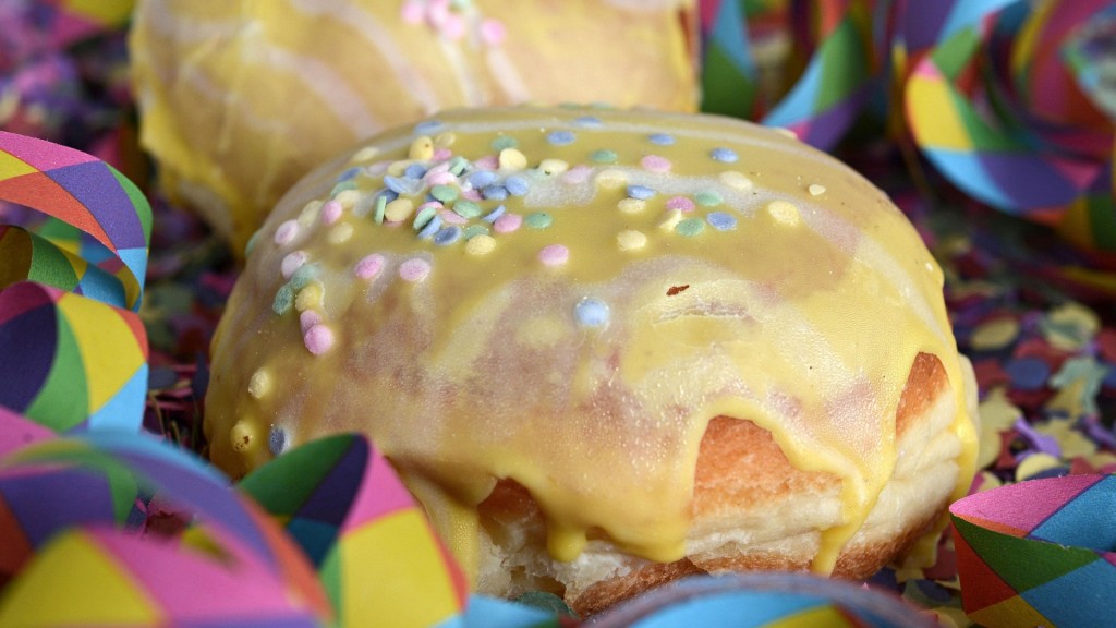 Berliner mit Glasur zur Faschingszeit