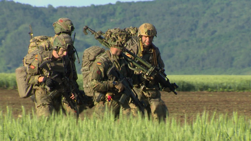 Soldaten auf Feld